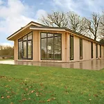 Resort North Lake Lodges